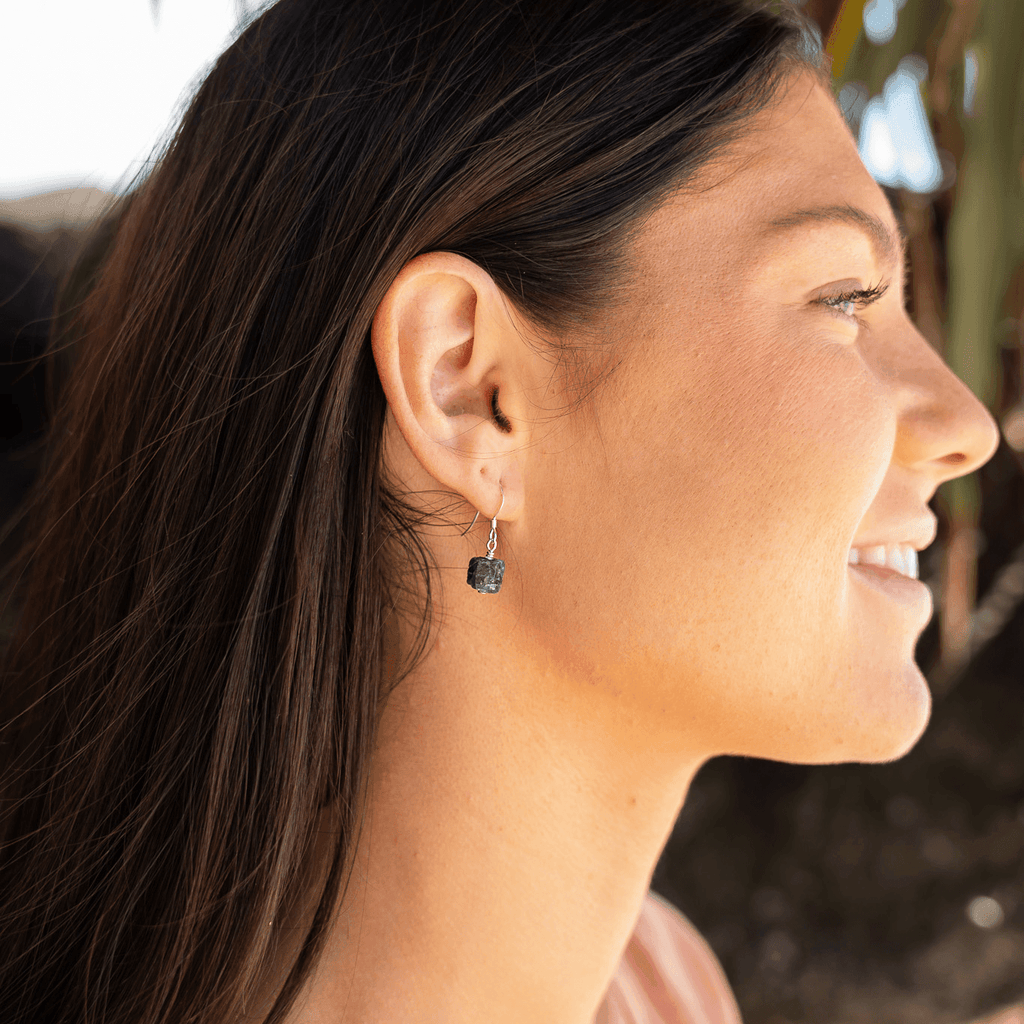 Raw Blue Sapphire Crystal Dangle Drop Earrings - Raw Blue Sapphire Crystal Dangle Drop Earrings - Sterling Silver - Luna Tide Handmade Crystal Jewellery
